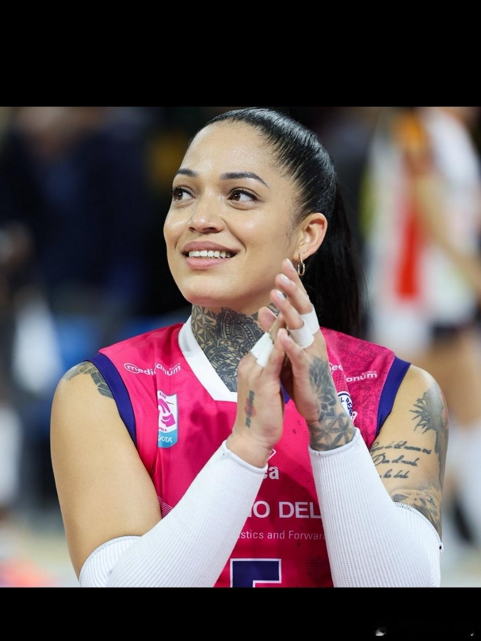 土超女排联赛众多俱乐部为下赛季做出自由人阵容调整:费内巴切→🇹🇷奥格（土