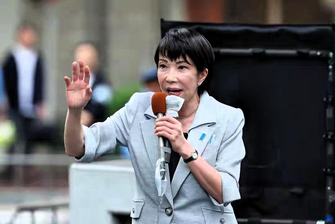 踩红线反涨粉？高市早苗的“愤怒经济学”。在国际政治的牌桌上，我们总以为激怒一