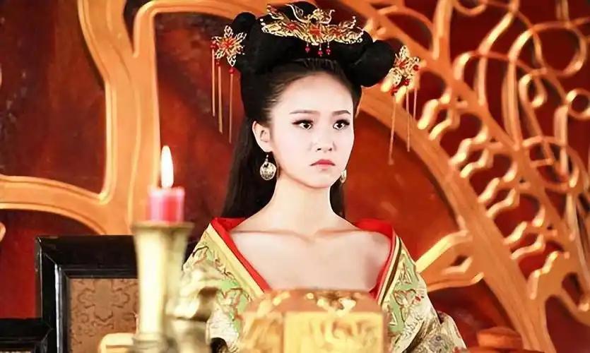 311年，刘曜灭掉西晋，强行霸占了皇后羊献容。后来，刘曜在床榻之上，软语问羊献容