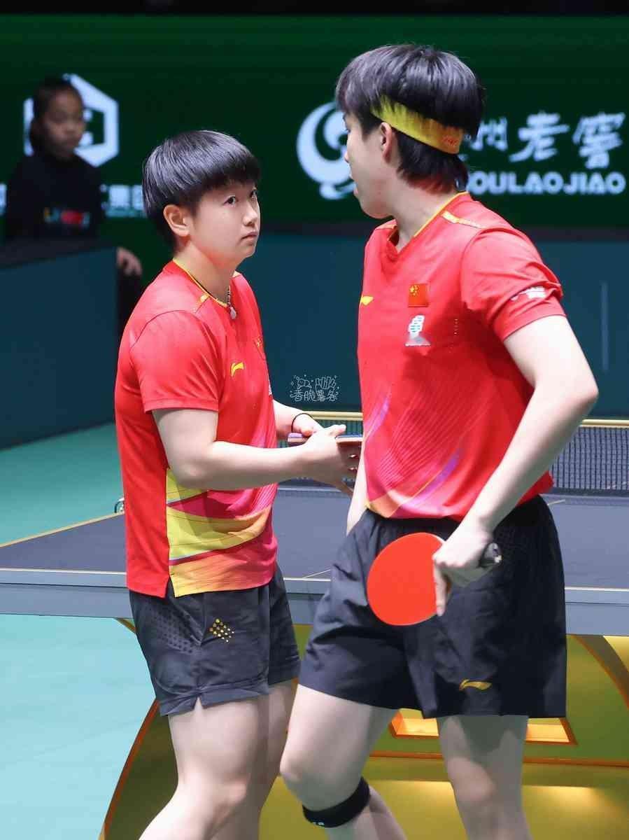 孙颖莎那个眼神，真该装个防沉迷系统。就是比赛间隙，她那么侧着头，用那种带着点小