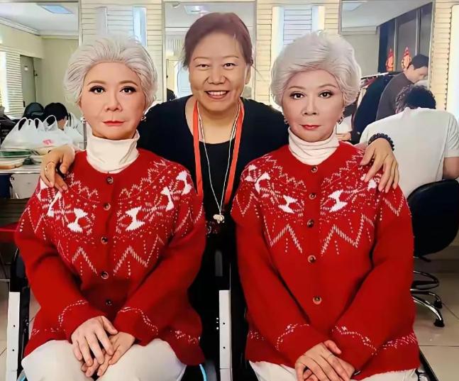 春晚那个花了70万、跟蔡明一模一样的机器人，你以为演完就塞进仓库吃灰了？这台