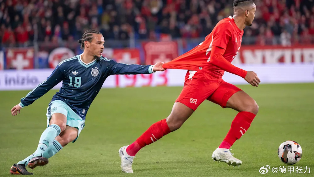 纳格尔斯曼赛后采访被解读为是坚定支持萨内，如今在和加纳比赛前发布会上，纳格尔斯曼