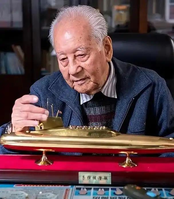 黄旭华院士去世的第二天，他生前的办公室就被火速贴条封禁了，719研究所为啥这么着