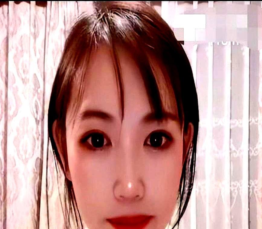 说起王宝强和马蓉这俩人，现在真是一个天上，一个地下。王宝强算是彻底翻身了。