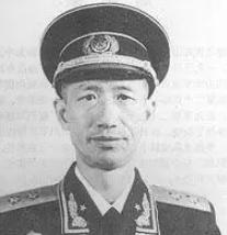 1935年，红九军作战科长周希汉，被军长顶着额头连开五枪，五枪都没打中：是他命大