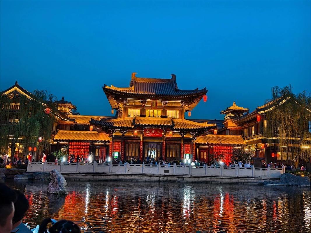 西周建洛邑城的目的是什么?西周营建洛邑城有多重核心目的：2.强化东方管控：西