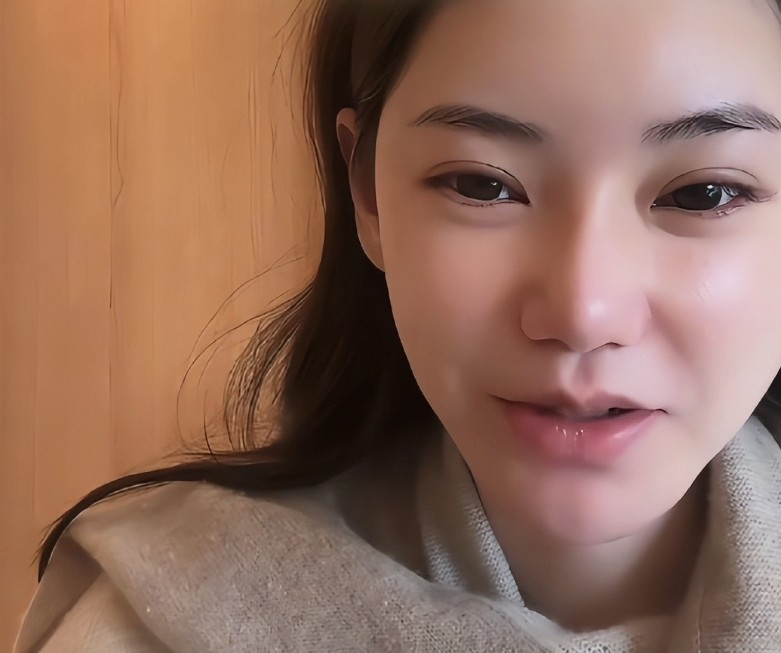 这两口子不和张兰搞好关系，网友会教育他们的。 是汪小菲的错，但是让马承担了！