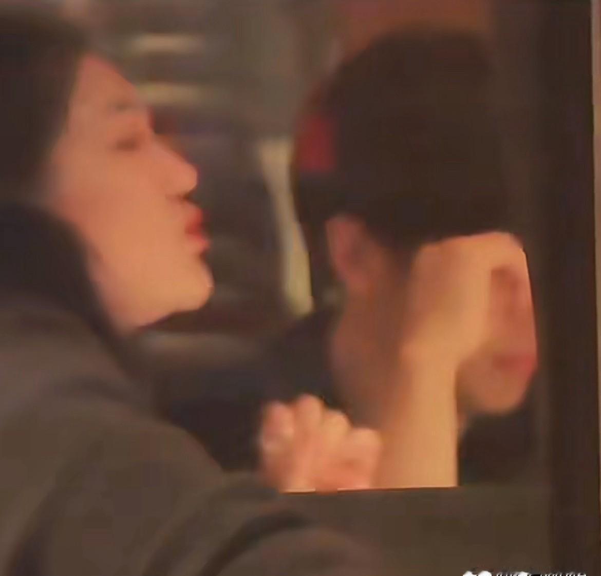 杨天真这次没让王安宇删帖。你发现没，顶级操盘手处理危机，第一反应不是“堵”。