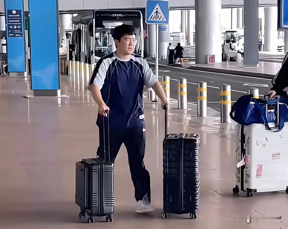 太气人了，梁靖崑退出澳门冠军赛，怎么让雷柏特替补？大胖还是腰伤复发，退出澳
