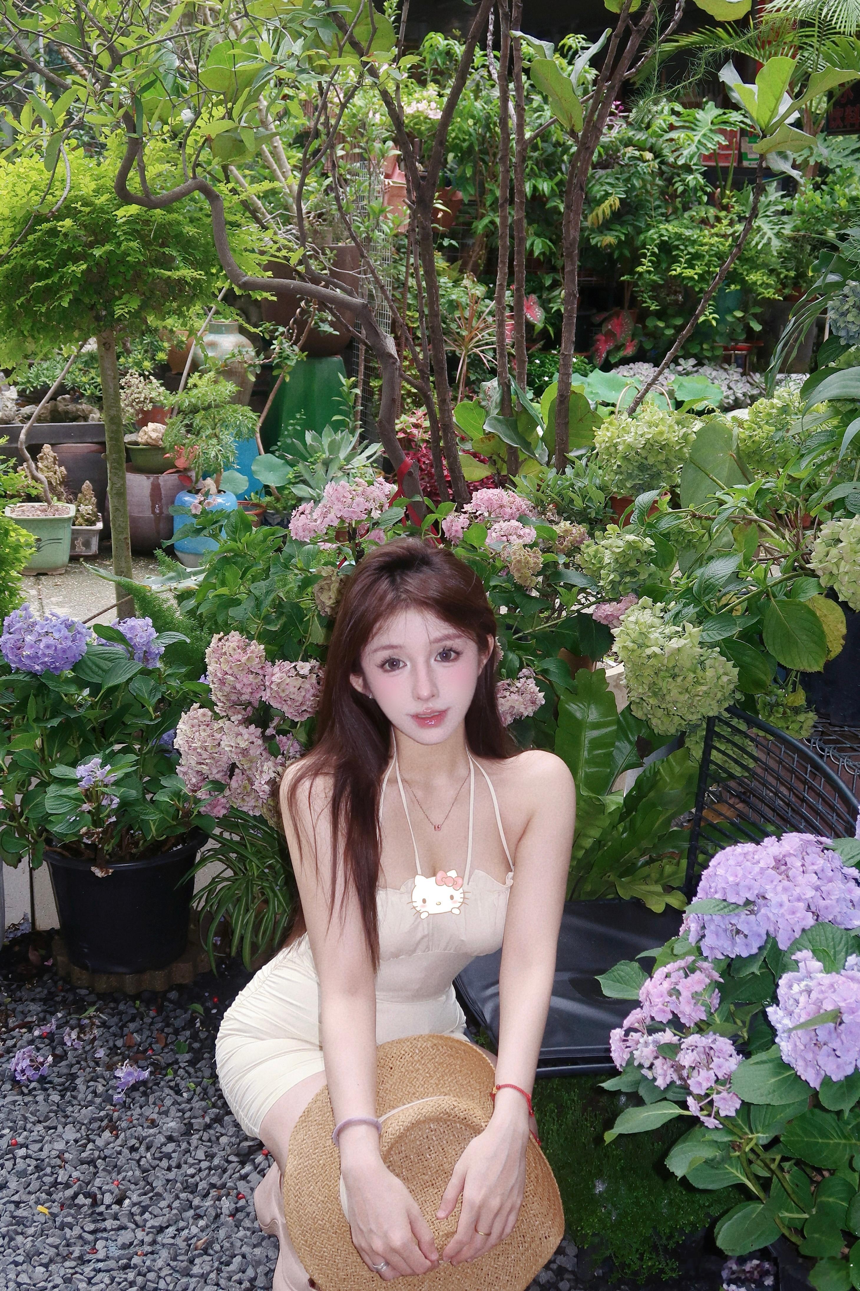 花花知道你要来看它都等你好久喽​​​