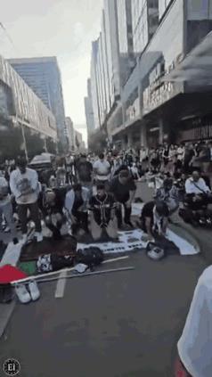 加拿大的多伦多市一道亮丽的风景线～哈马斯的支持者又上街来了！看来加拿大也被沦陷了