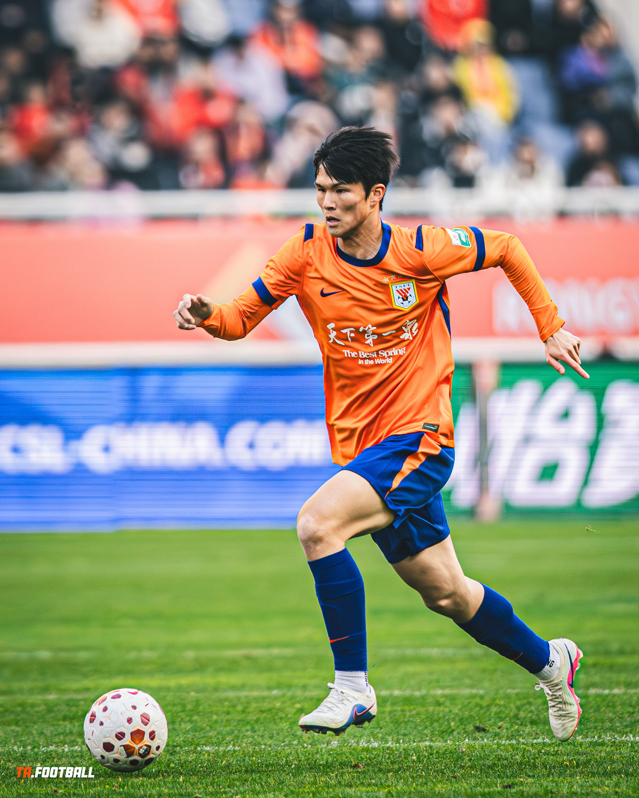 山东泰山vs北京国安赛前发布会宿茂臻、陈泽仕出席这赛季年轻球员在发布会露脸的机