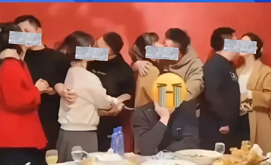 长沙那个同学会的事你们刷到没，一个结了婚的女的喝多了，当着全班的面去亲一个结了婚