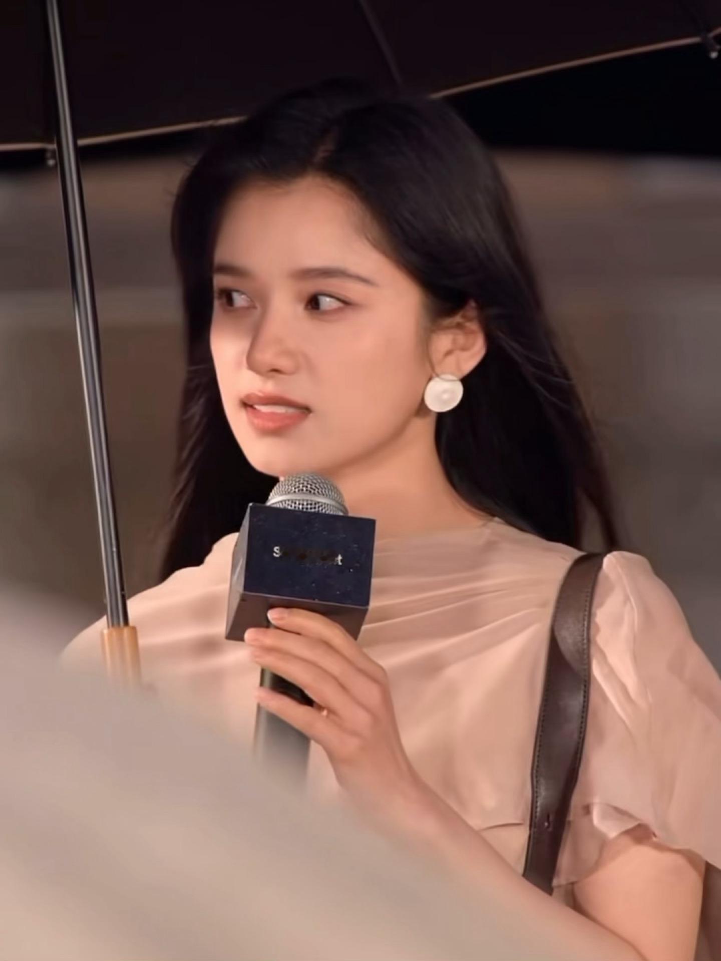 想象中风吹过我头发的样子风都在偏爱张婧仪张婧仪想象中风吹过我头发的样子