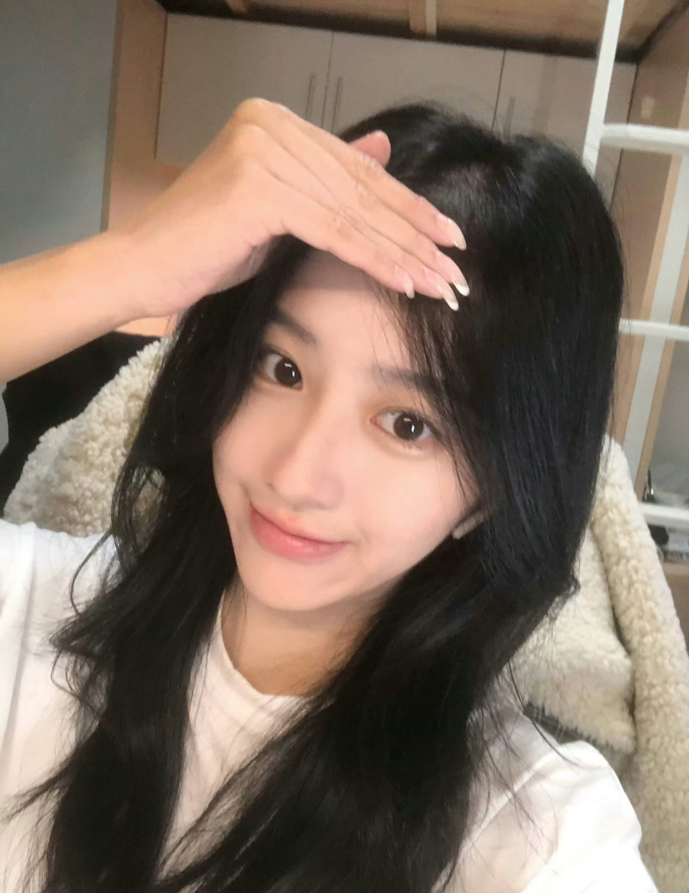 记得这是包包当年刚上大学宿舍里的一组随拍美得我特别印象深刻….​​​