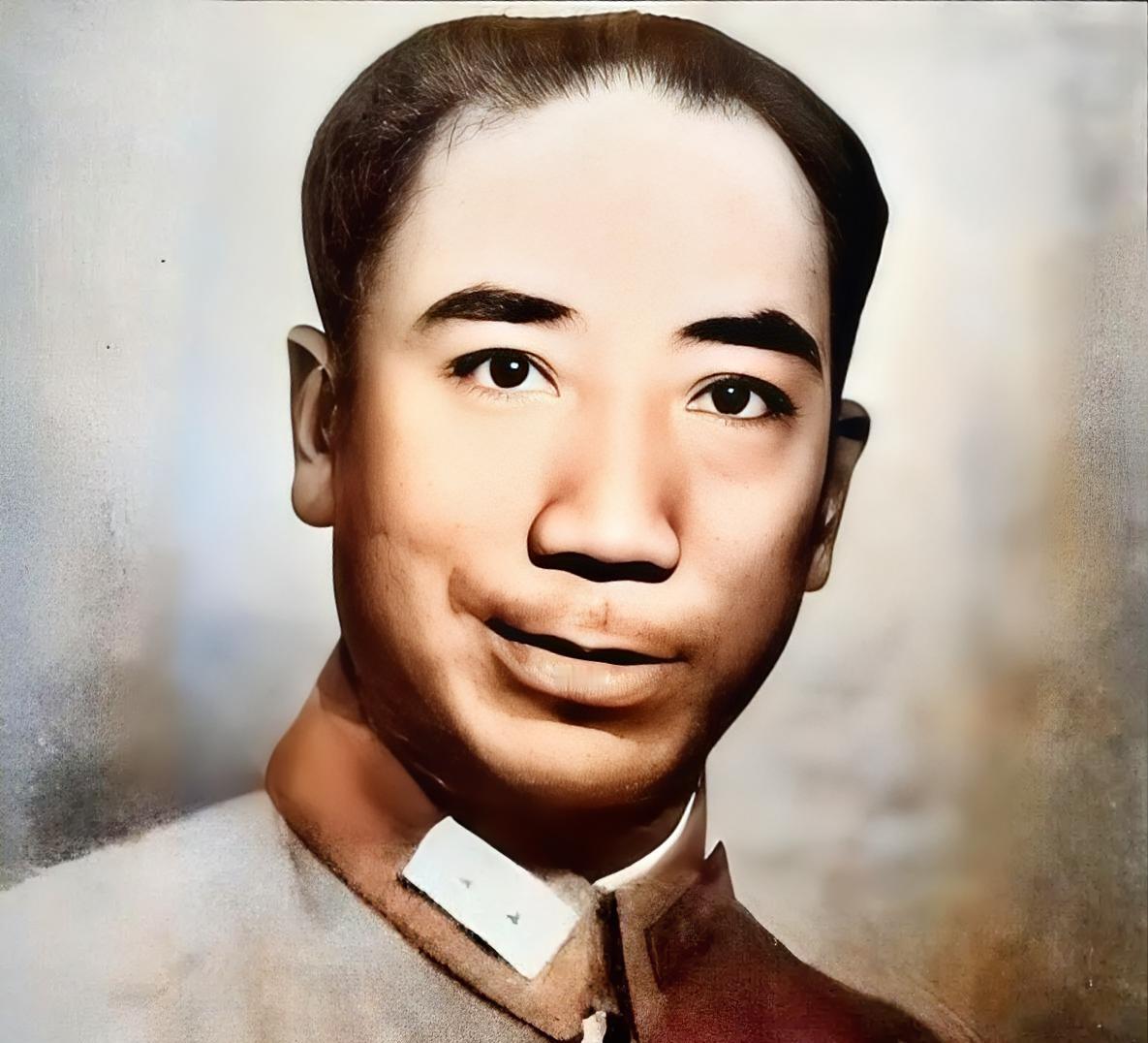 1943年，重庆白公馆办了一场特别追悼会，戴笠对着55张特务照片痛哭，蒋介石也到