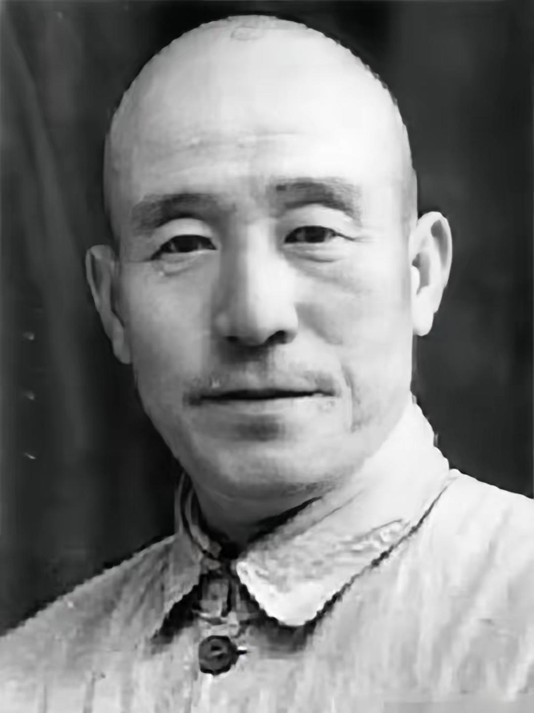 1948年12月22日，解放军攻入新保安，35军军长郭景云很顽固，掏出手枪连开两