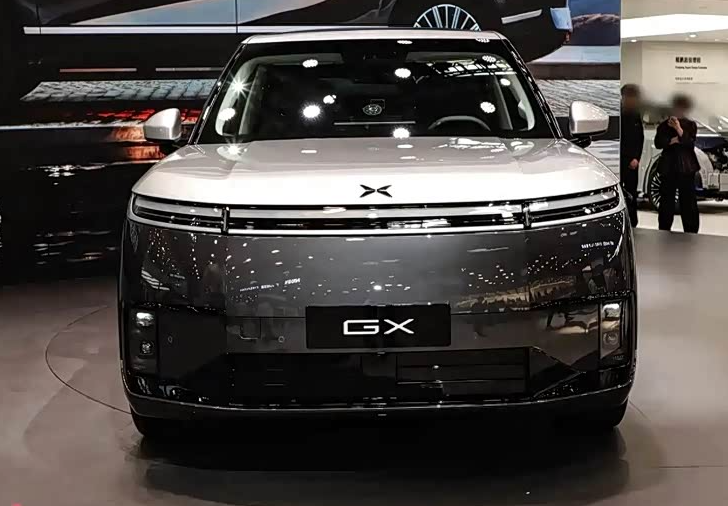 四十万买小鹏GX线控转向配双腔空悬，是技术旗舰还是堆料缝合怪小鹏GX预售价39