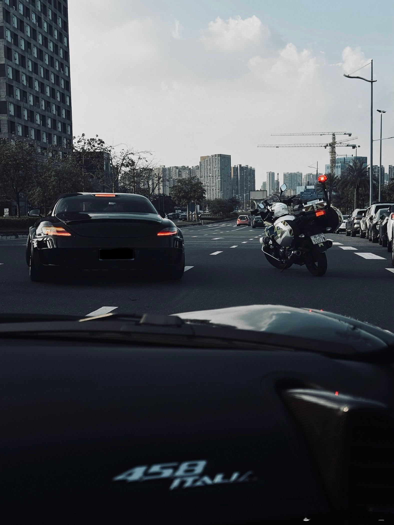 我守了45秒的包他4秒拆了不是因为我不够努力，而是因为他有钳​​​
