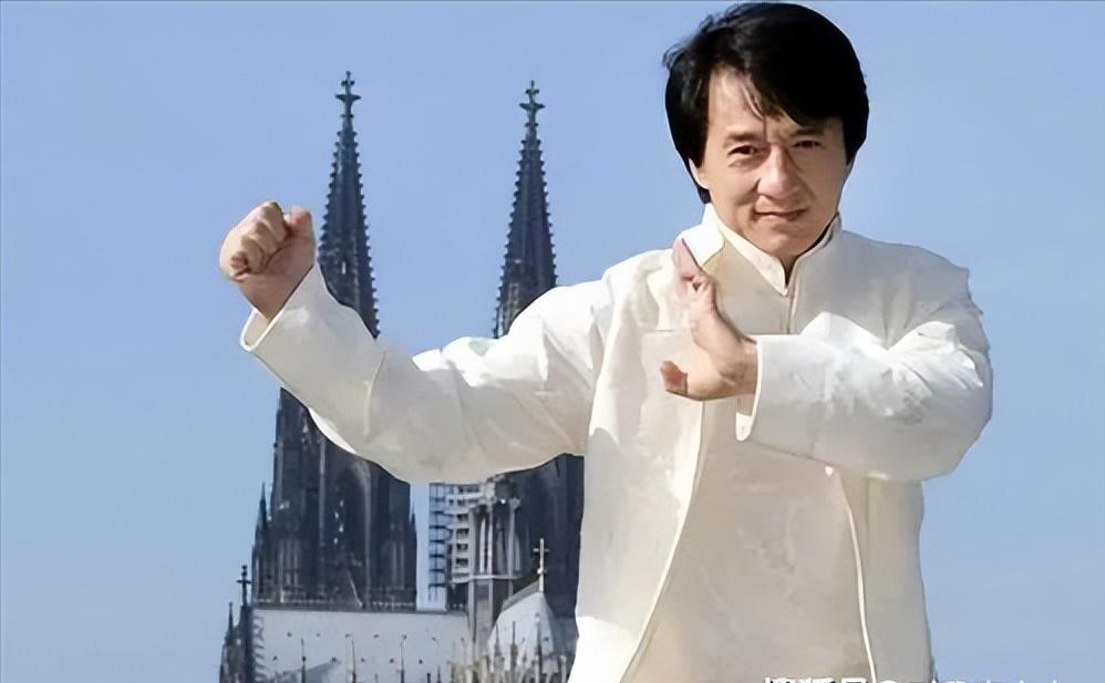 在俄罗斯街头问，谁是中国最出名的影星，十个人得有九个会说是成龙。这可不是吹的，他