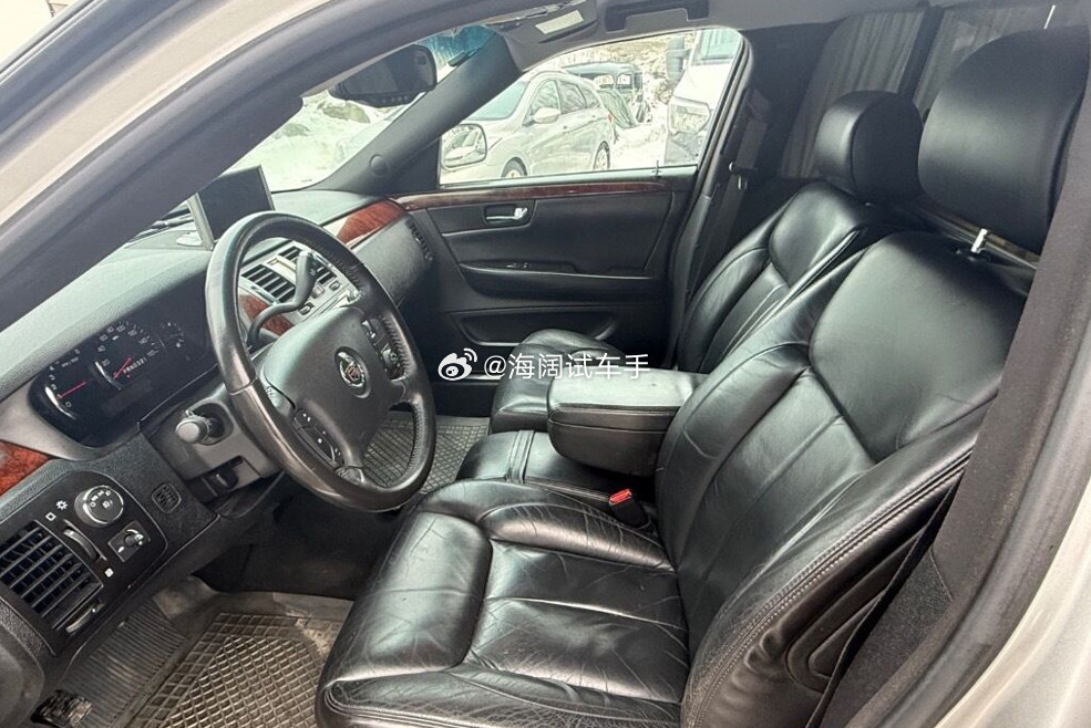 凯迪拉克灵车~~~这是2007年在挪威上的牌，4.6V8北极星发动机，赚的多+后