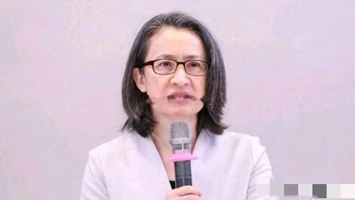 萧美琴又出来卖惨骗钱了！为了推销1.25万亿新台币的天价军购，她居然说分摊8年，