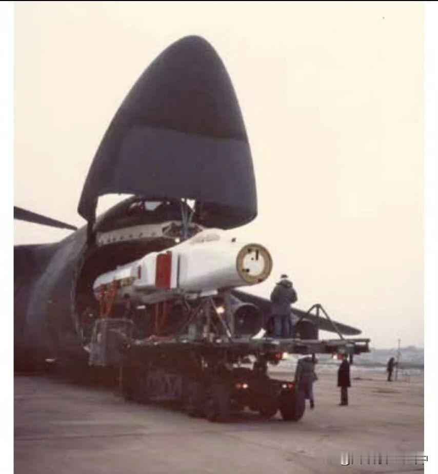 在38年前，中国战机就曾去过美国...1989年1月，两架歼-8Ⅱ战斗机被