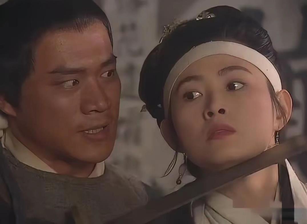 1998年播放的电视连续剧《水浒》一晃过去快三十年了，这是剧中饰演武松和潘金莲的