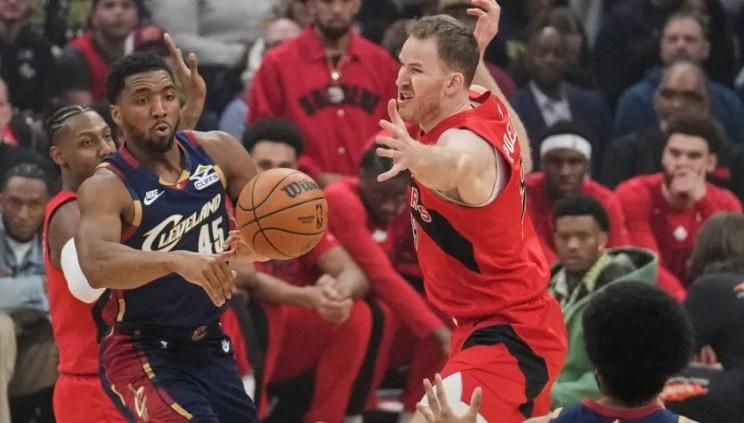 骑士二次屠龙成功，看看球队到底有几套屠龙宝刀？第一把屠龙刀：哈登，二次战猛龙