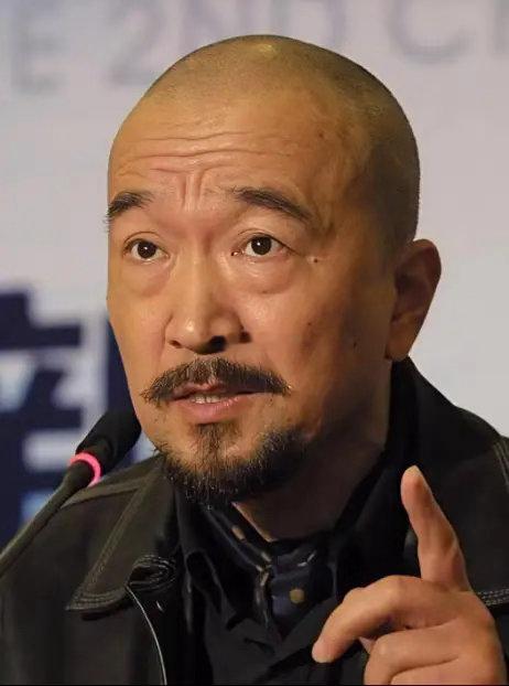 已是79岁的老戏骨李保田，始终坚守三条原则：不接商业广告、拒绝与张国立、王刚