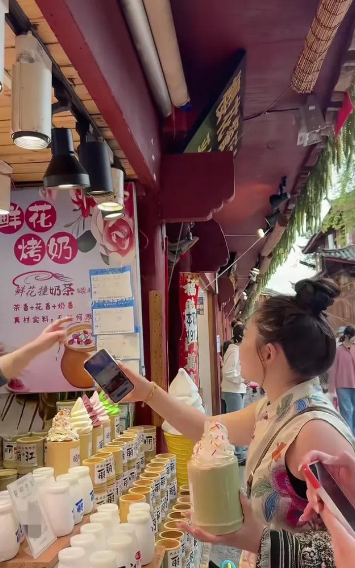 48元冰淇淋后续，已经过去了4天，女孩仍没有收到商家9块9毛钱的退款。竹筒冰淇