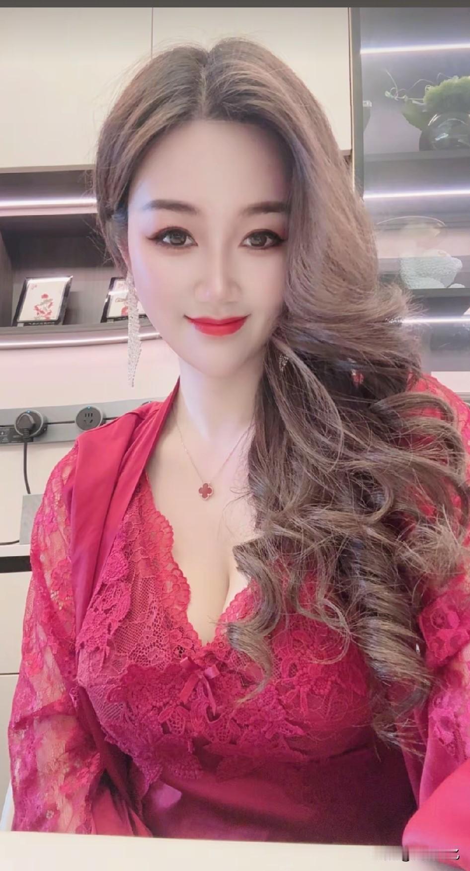 这美女穿得真漂亮，好有气质！高清美女高雅气质美女美女欣赏图片美女高清