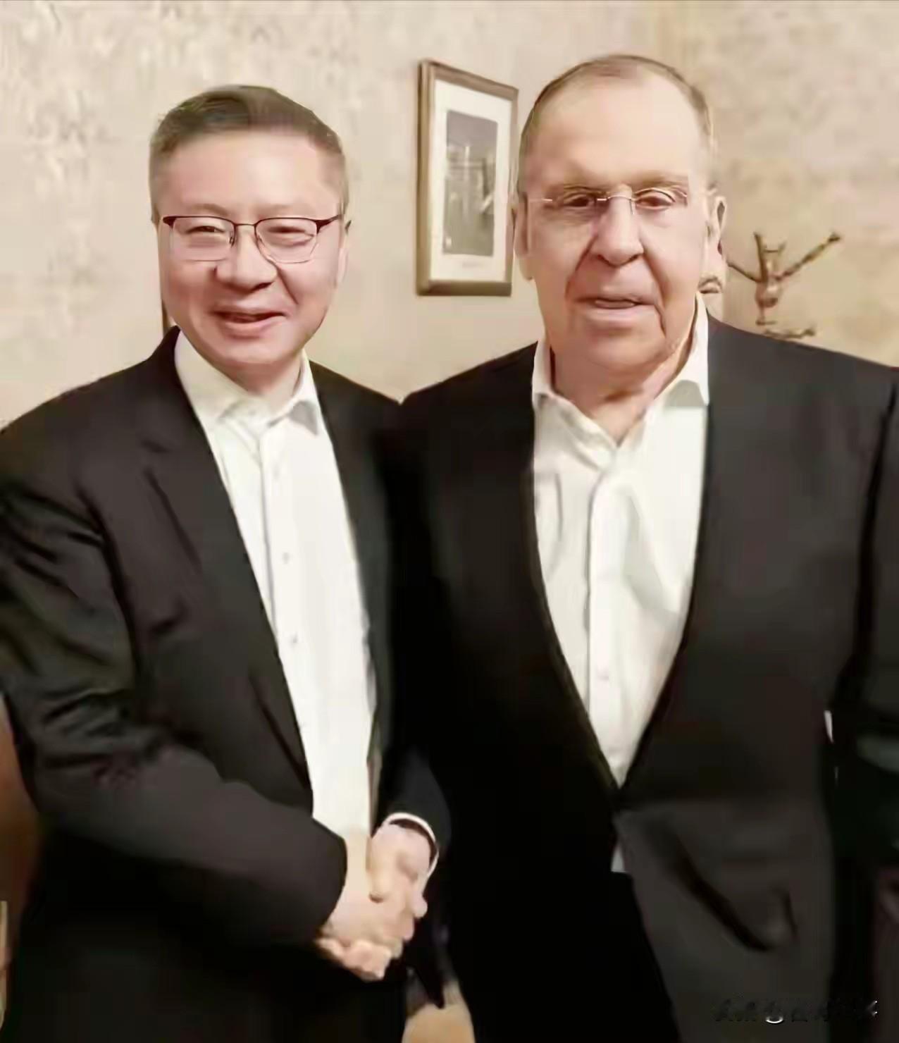 模拟张维为教授与俄罗斯外长拉夫罗夫见面的对话俄罗斯外长:张教授啊,总算