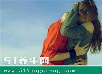 美女未怀孕却产了“它”! 医生说了一句话, 让在场的人都傻眼了!
