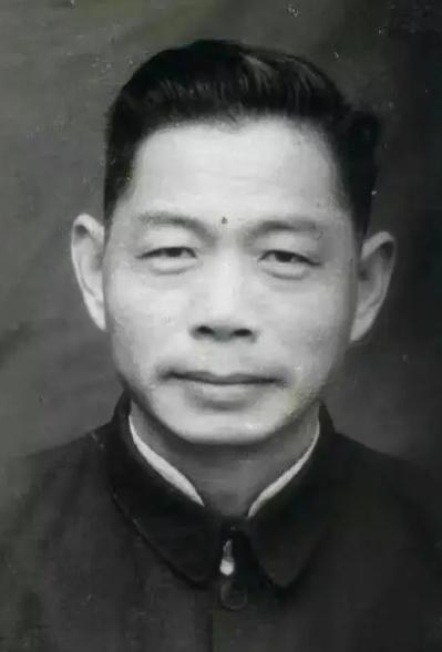 1980年，我国洲际导弹首次发射，但计算弹头的落脚点却难住了众多科学家，一位扫了