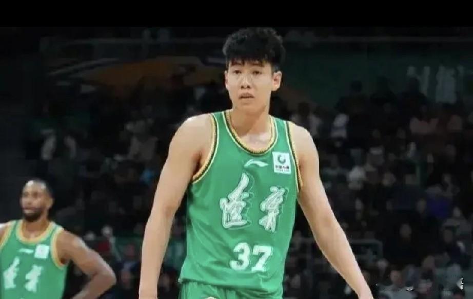 在杨明手里，李虎翼没打出来，人们都说杨明不培养新人，死用老将。在乌戈手里，李虎