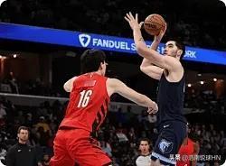 周志豪和其他打过NBA的中国内线相比，强出来不少啊！1、扎克伊迪，加拿大人，