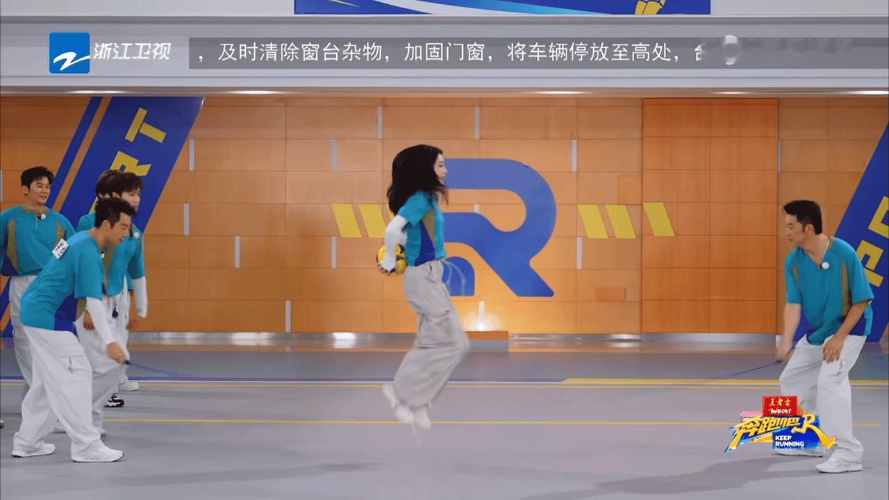 孟子义的球只有李昀锐顺利接住了这ct是何意味呢？明明之前张真源他们也很努力地接