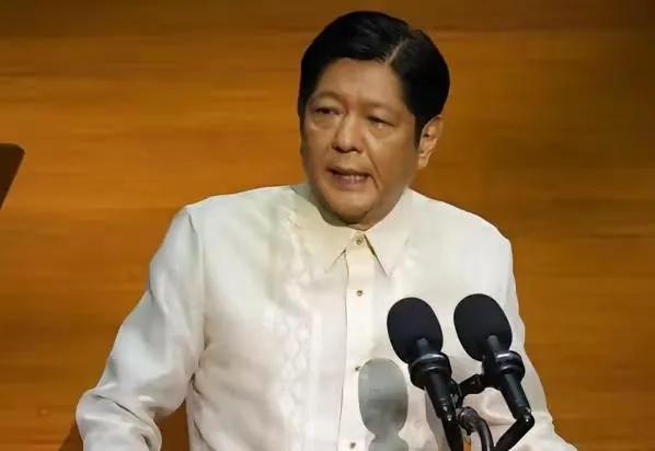 震惊！菲律宾总统被曝贪腐千亿，行李箱堆满现金送亲戚？在菲律宾，一场震撼全国的