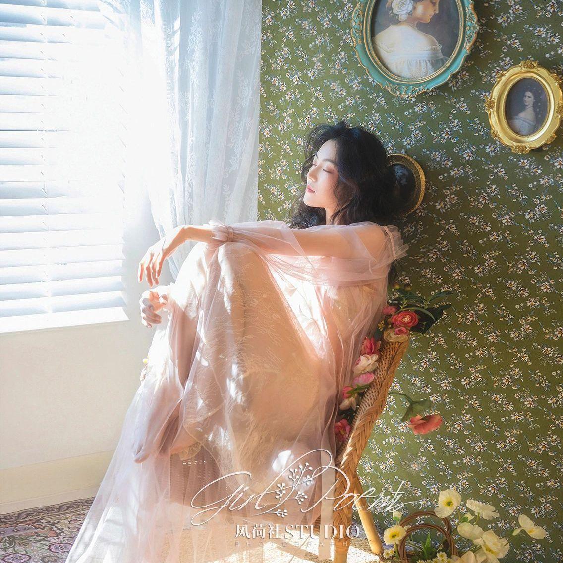 纱窗映日影，花影入帘来。大气的中式美女都去哪了?国风少女,你喜欢哪款中式礼服?