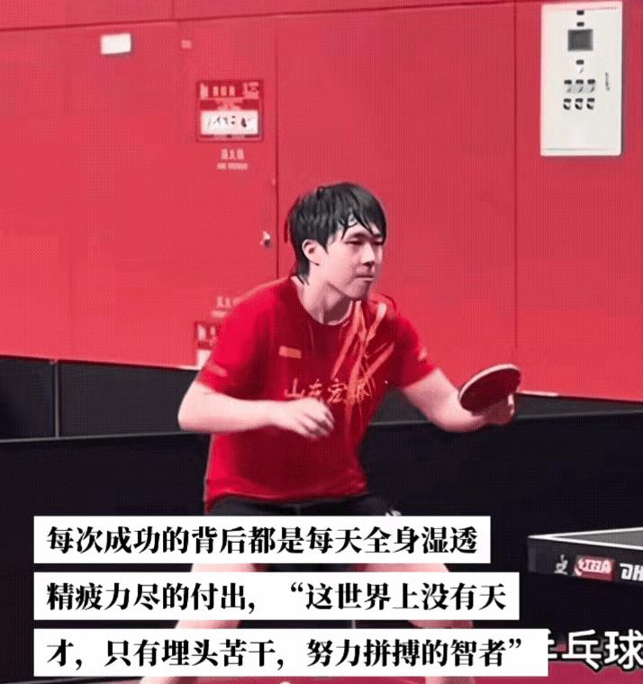 大头有次找髌骨带，不小心倒出一袋子发带，记得还有人说他爱耍酷，喜欢戴五颜六