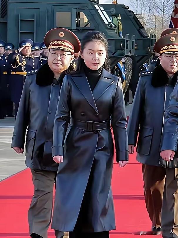 长公主这是往接班方向培养的吧毕竟是老大，80后，不可能没有儿子，可能是因为太