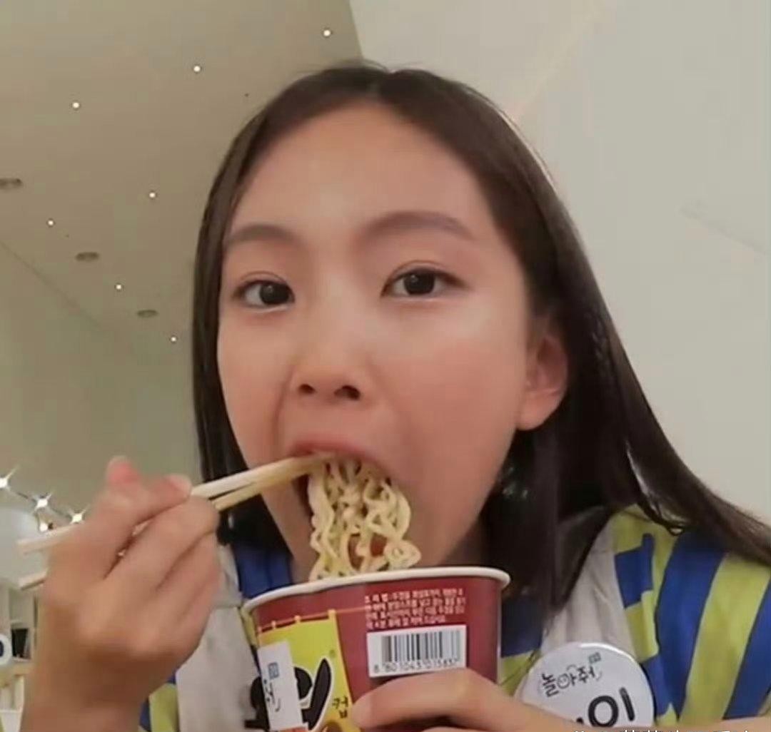 小时候吃拉面，长大后代言拉面涐们养成系大女主?