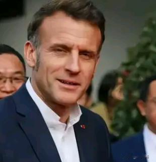 马克龙访华归国后，周日在接受采访时公开表态，“若中方不减少与欧盟巨额贸易顺差，我