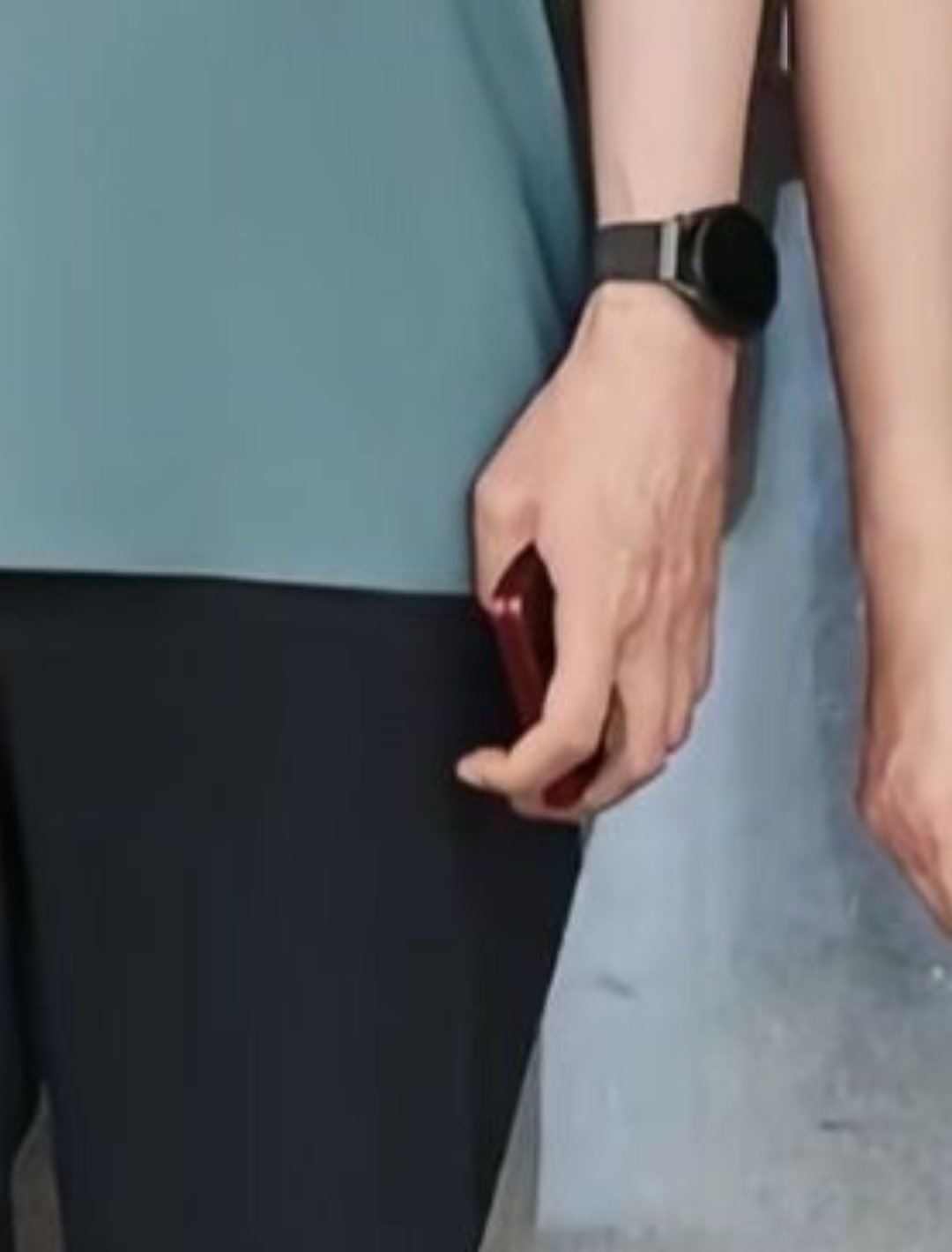 小米18Fold真机曝光，横向跑道摄像头模组设计，跟华为的PuraXMax哪个好看？​
