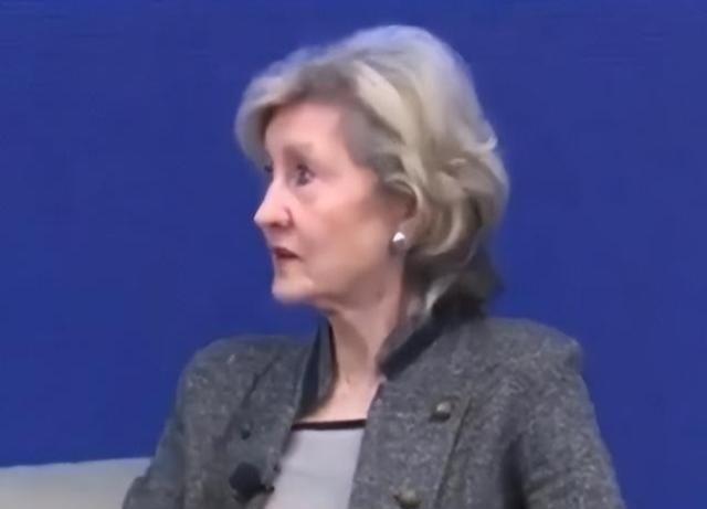 对付中国，不是去和它打仗！美国驻北约前大使曾说：中国有庞大的陆军、海军和空军，以