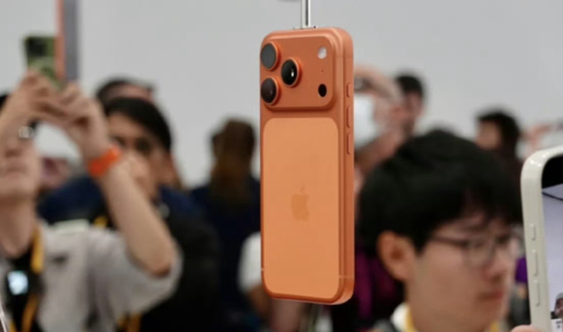 iPhone17中国市场卖爆苹果手机还真就怪了，新款大家年年都说丑，但年年都能卖