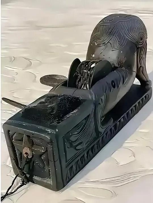 没人认识的物件，即便是认识，也叫不出来名字。这个物件很稀有，那时候，我们村，只