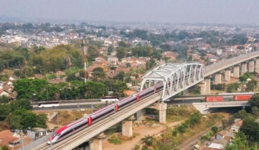 越南突然向中国提出要借钱修铁路？这可不是小数目，整整83亿美元！更有意思的是，这