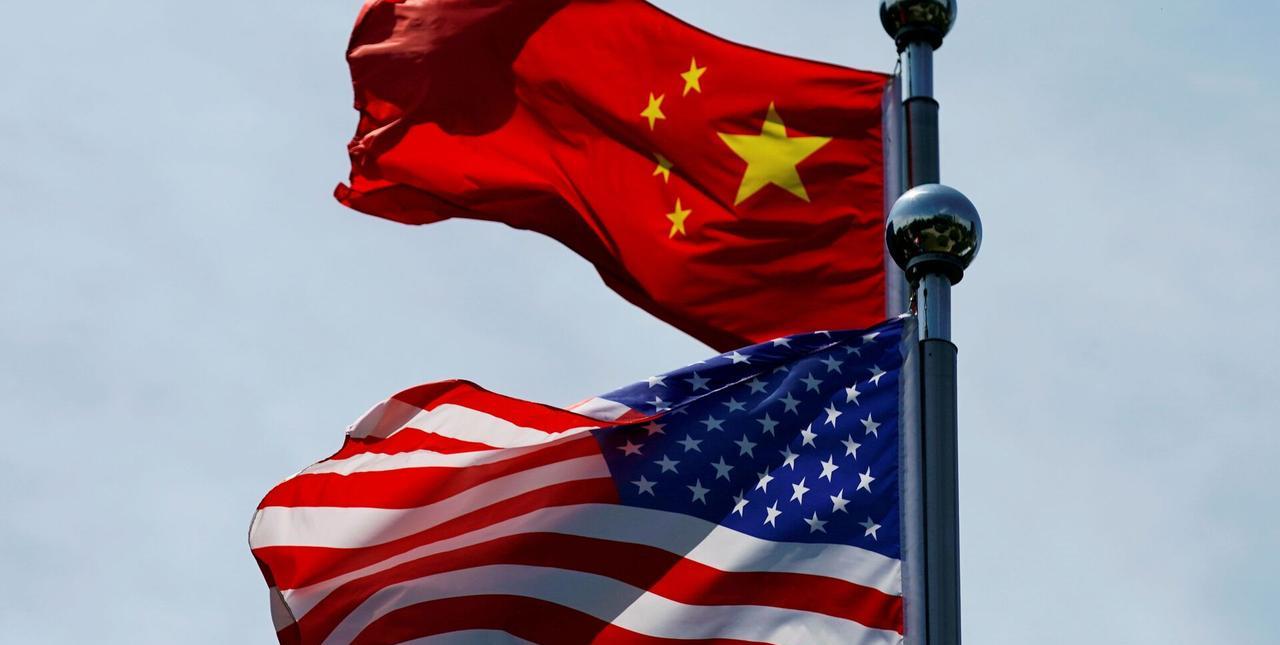 要大变天？特朗普签总统令，美财长称中国棘手，美再不收手就晚了华盛顿的深夜，白宫